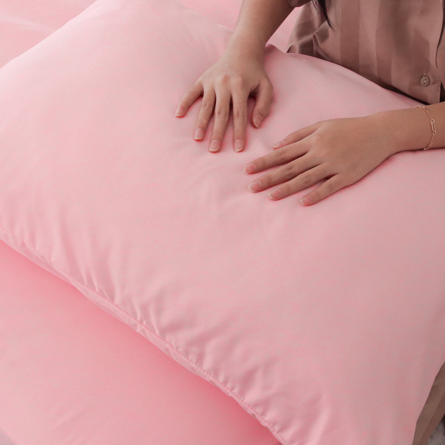 Sateen Touch Bolster Case dalam Baby Blue (1pc)
