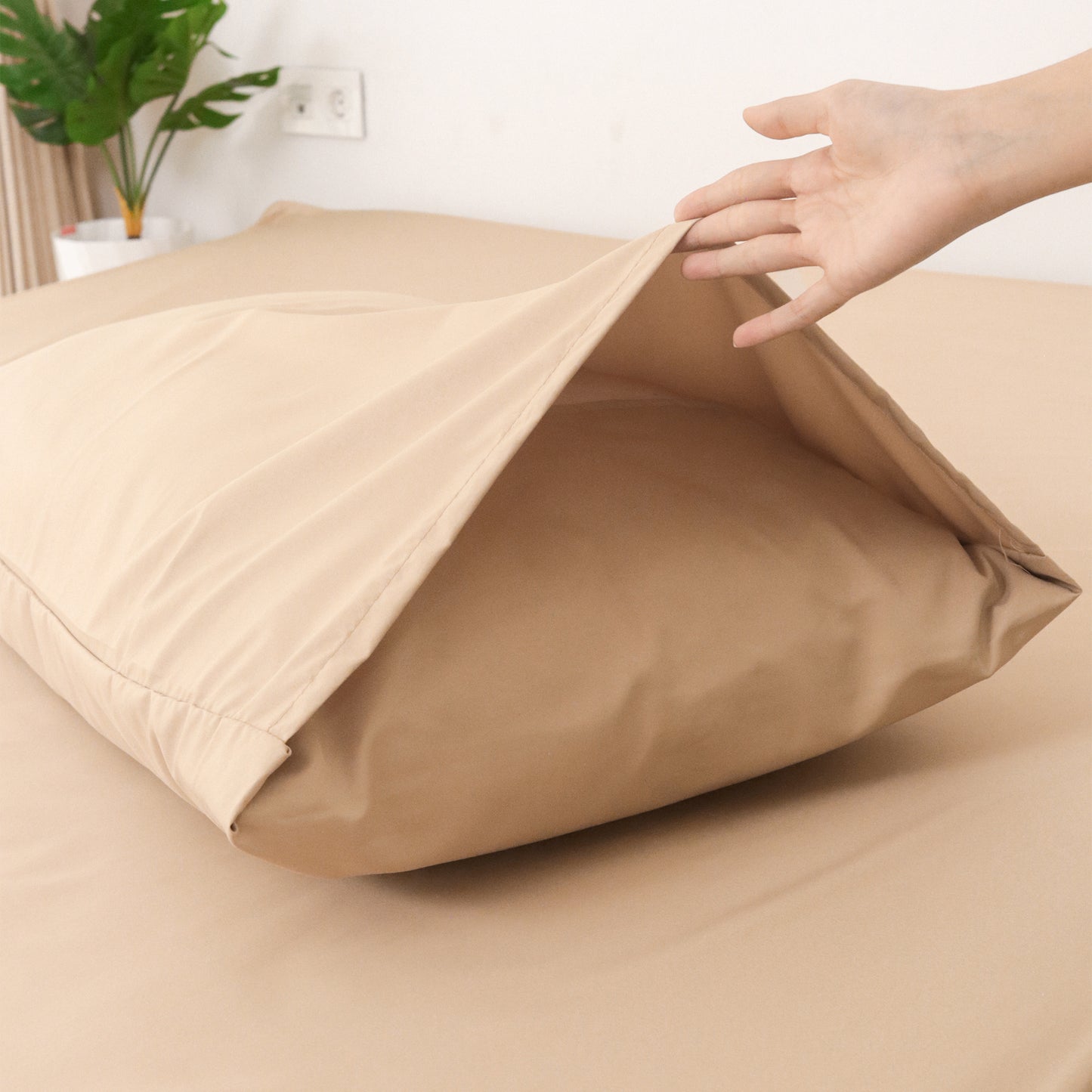 Sateen Touch Bolster Case dalam Baby Blue (1pc)