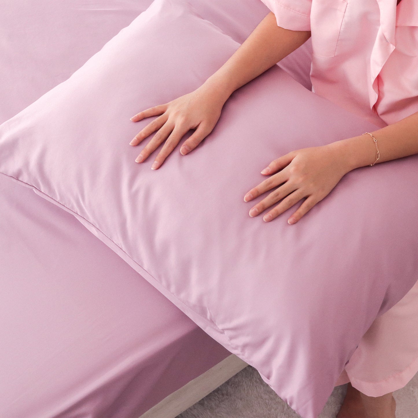 Étui de traversin Sateen Touch en bleu bébé (1 pièce)