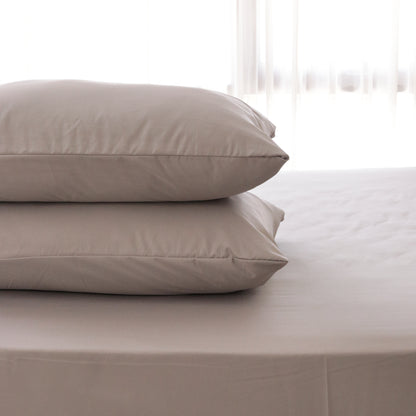 Sateen Touch Plain-dyed Fitted Sheet Set in Griss