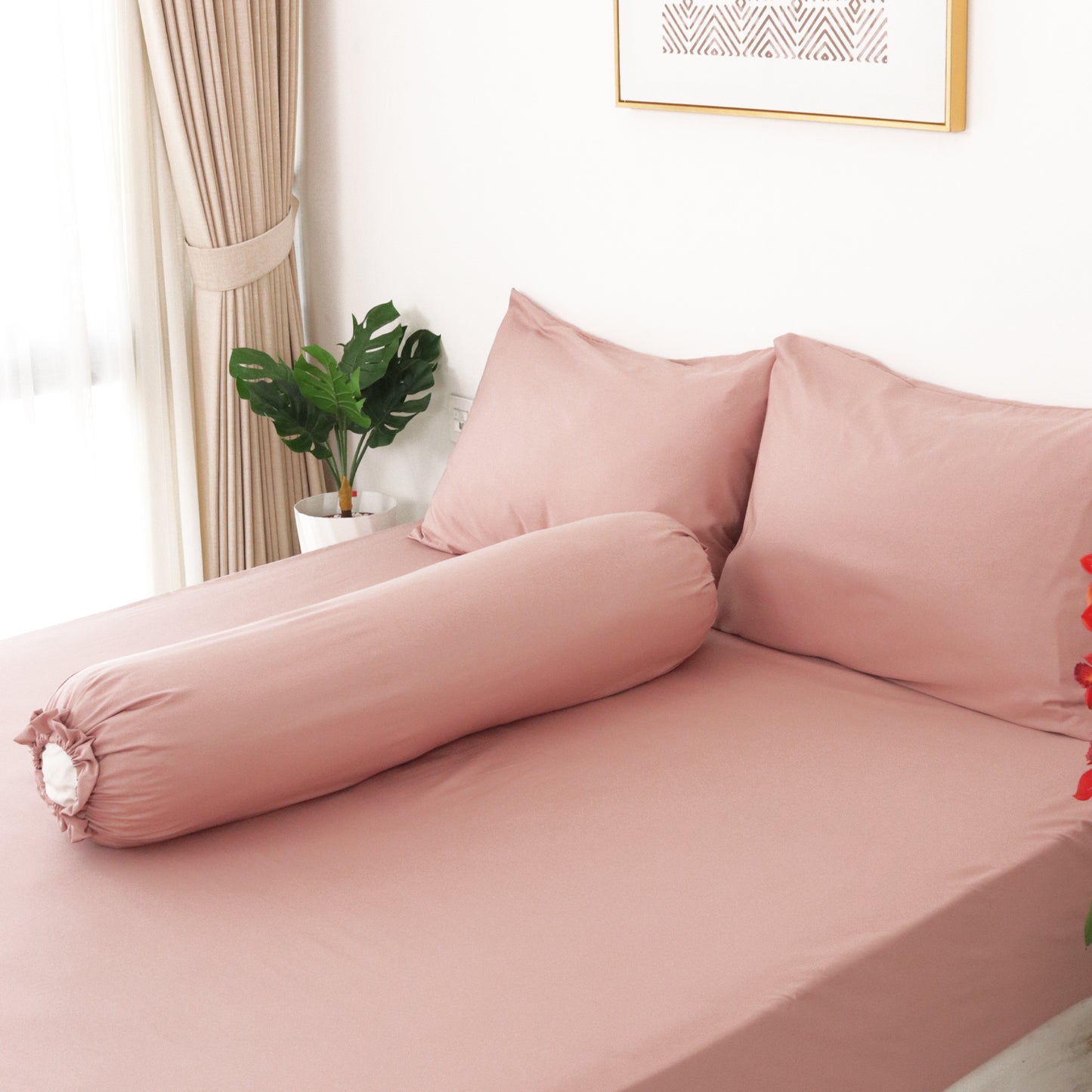 Sateen Touch Plain-dyed Fitted Sheet Set in Mauve