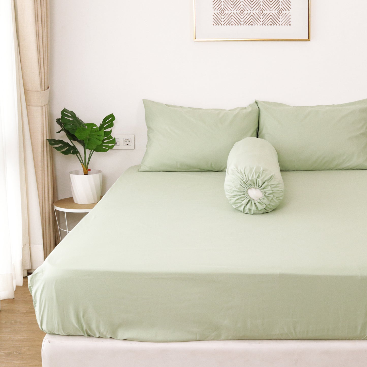 Sateen Touch Plain-dyed Fitted Sheet Set in Sage