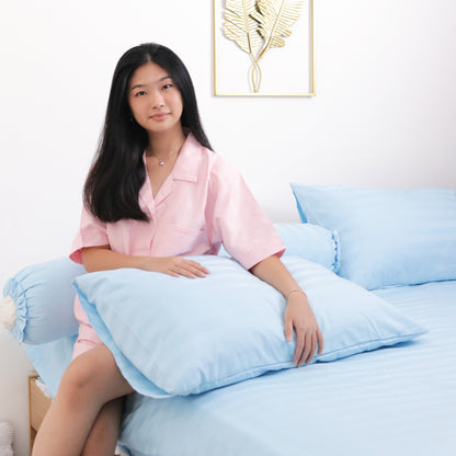 Sarung Bantal Sentuh Sateen dalam Baby Blue (1 pc)